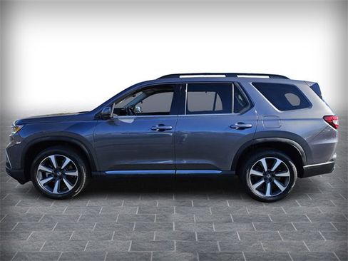 Used 2024 Honda Pilot Elite image 4