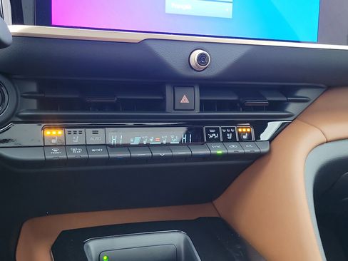 New 2025 Toyota Crown Signia image 27