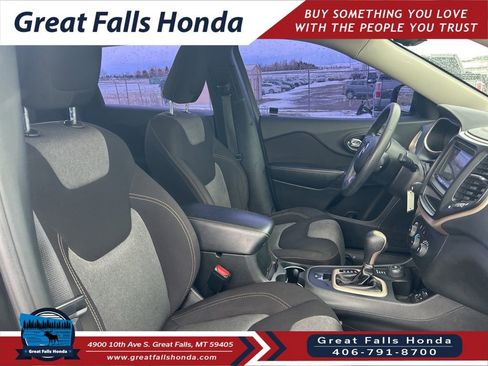 Used 2016 Jeep Cherokee Sport image 30