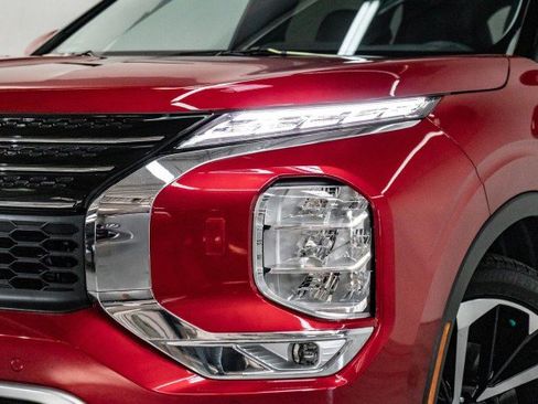 New 2025 Mitsubishi Outlander SEL image 2