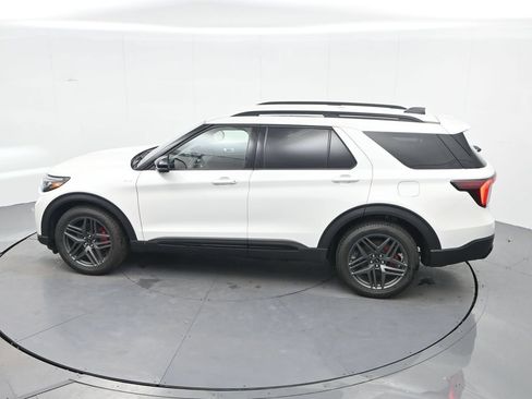New 2026 Ford Explorer ST-Line w/ ST-Line Street Pack RWD image 32