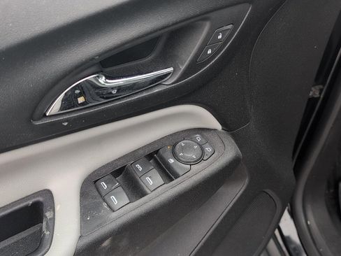 Used 2018 Chevrolet Equinox LS image 15