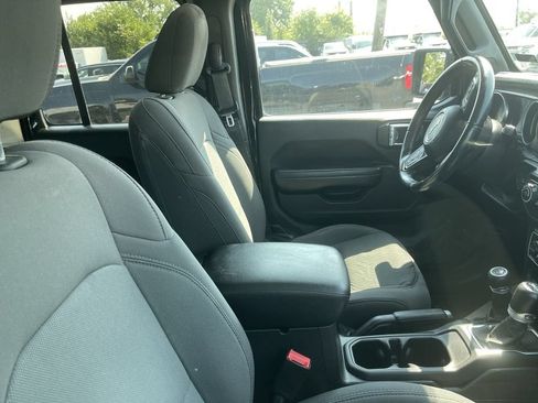 Used 2019 Jeep Wrangler Unlimited Sport S AWD/4WD image 10