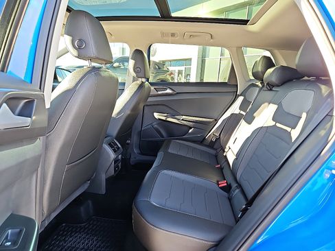 New 2025 Volkswagen Taos SE image 9