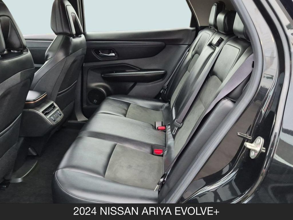 Used 2024 Nissan Ariya FWD image 17