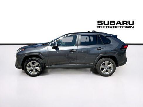 Used 2021 Toyota RAV4 XLE Premium AWD/4WD image 4