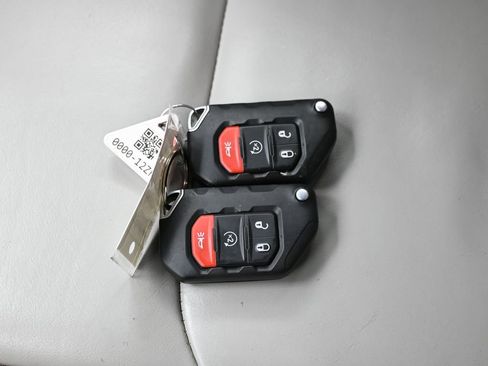 Used 2023 Jeep Wrangler High Altitude image 29