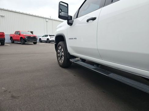 Used 2024 Chevrolet Silverado 2500 Custom w/ Custom Value Package image 11