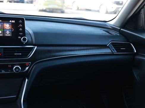 Used 2018 Honda Accord EX image 27