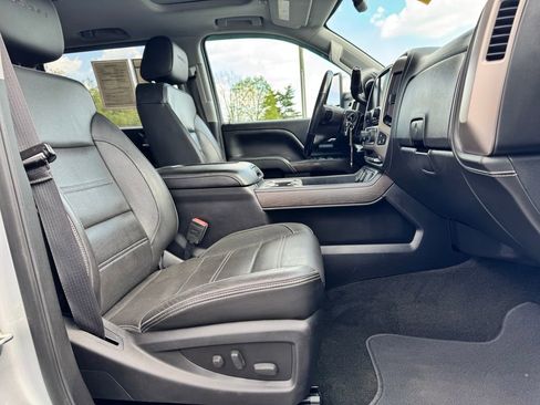 Used 2018 GMC Sierra 2500 Denali w/ Suspension Package, Off-Road AWD/4WD image 16