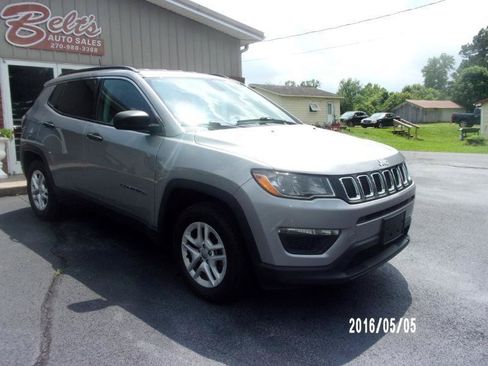 Used 2019 Jeep Compass Sport FWD image 3