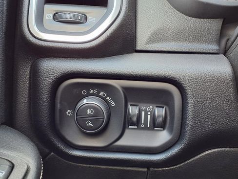 New 2026 RAM 2500 Laramie AWD/4WD image 15