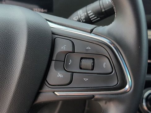 Used 2025 Buick Envista Sport Touring image 22