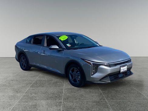 Used 2025 Kia K4 LXS image 7