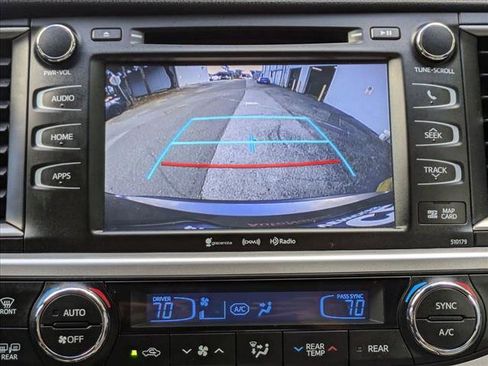 Used 2018 Toyota Highlander XLE image 13