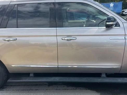Used 2019 Lincoln Navigator L Reserve AWD/4WD image 5