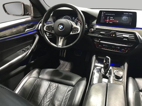 Used 2019 BMW M550i xDrive w/ Premium Package 2 image 6