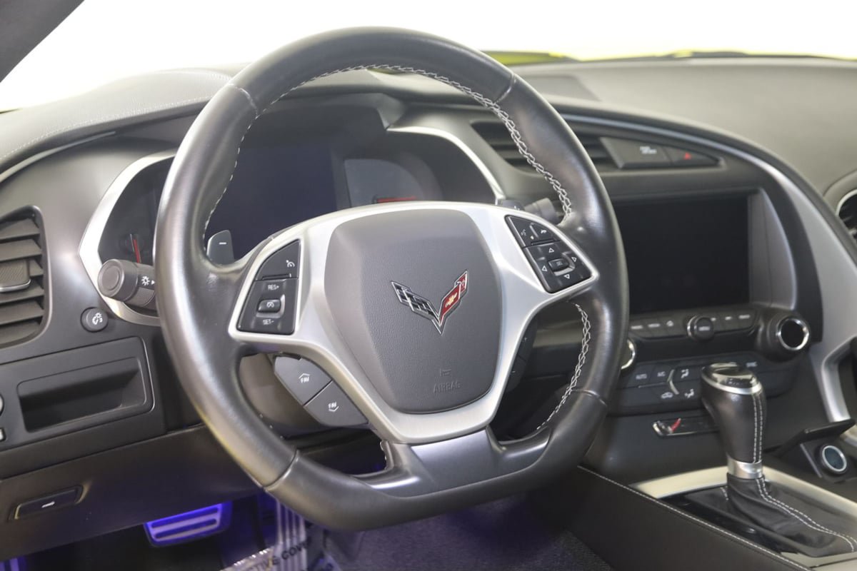 Used 2016 Chevrolet Corvette Stingray Coupe RWD image 7
