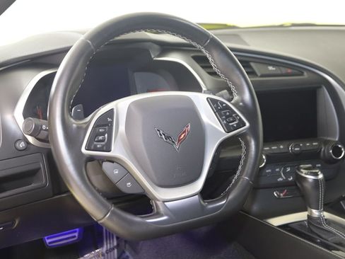 Used 2016 Chevrolet Corvette Stingray Coupe RWD image 7