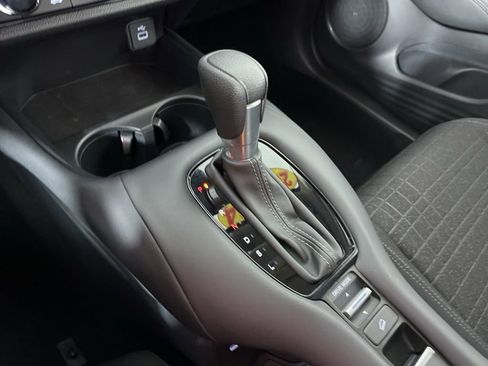 Certified 2024 Honda HR-V LX image 30