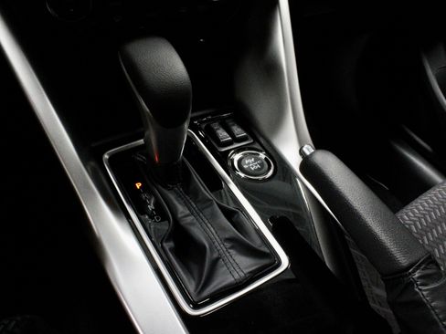 New 2025 Mitsubishi Eclipse Cross LE image 25