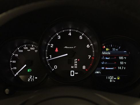 New 2026 Porsche Macan AWD/4WD image 19