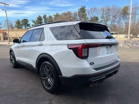 New 2026 Ford Explorer ST w/ Sun And Sound Package image 5