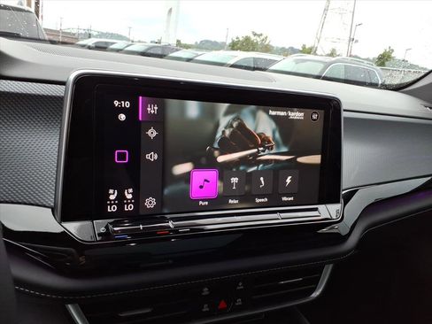 Used 2024 Volkswagen Atlas Cross Sport SEL Premium R-Line image 18