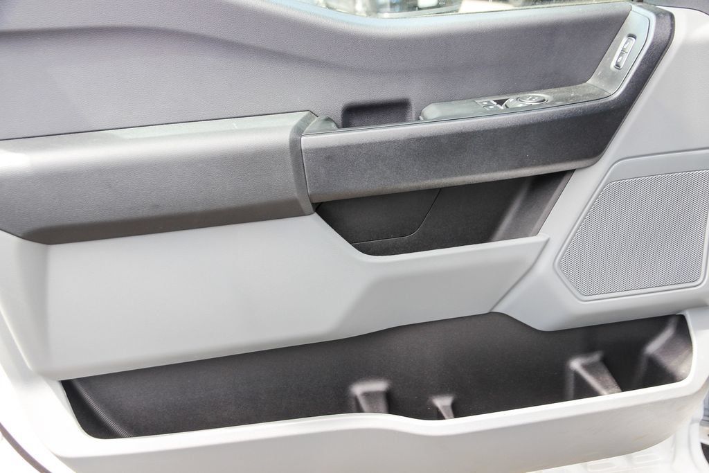 New 2024 Ford F550 Luxury RWD image 19