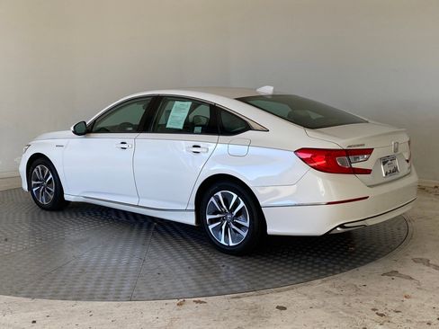 Used 2018 Honda Accord EX image 3