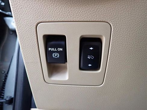 Used 2020 Ford F150 XLT w/ Equipment Group 302A Luxury AWD/4WD image 16
