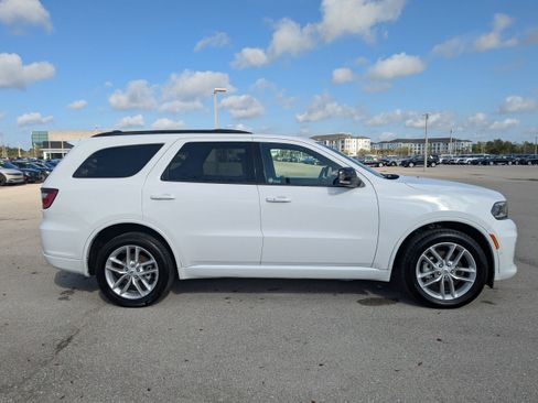 Used 2025 Dodge Durango GT image 3