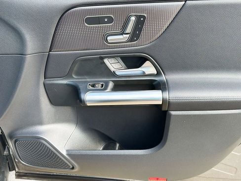 Used 2023 Mercedes-Benz GLA 250 4MATIC image 17