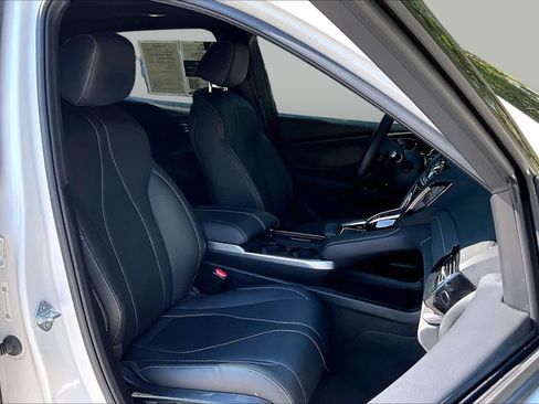 Certified 2025 Acura RDX SH-AWD image 9