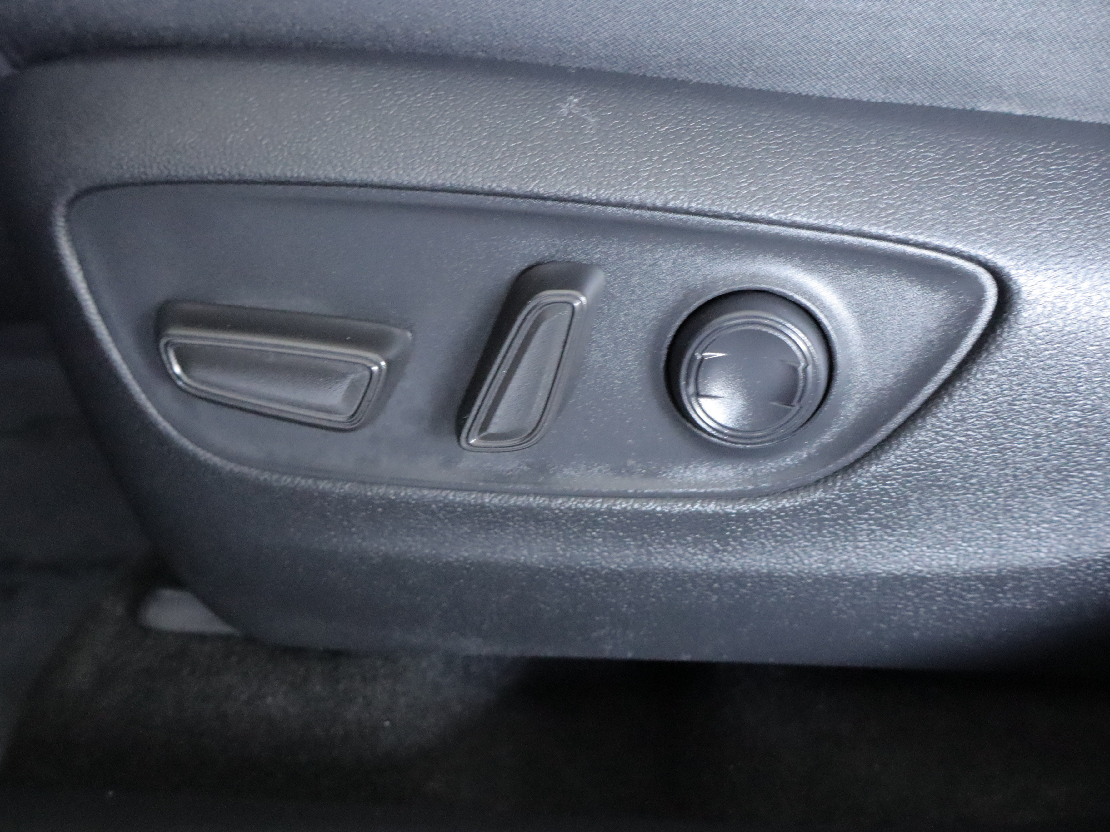 Used 2023 Toyota RAV4 XLE w/ Convenience Package AWD/4WD image 13