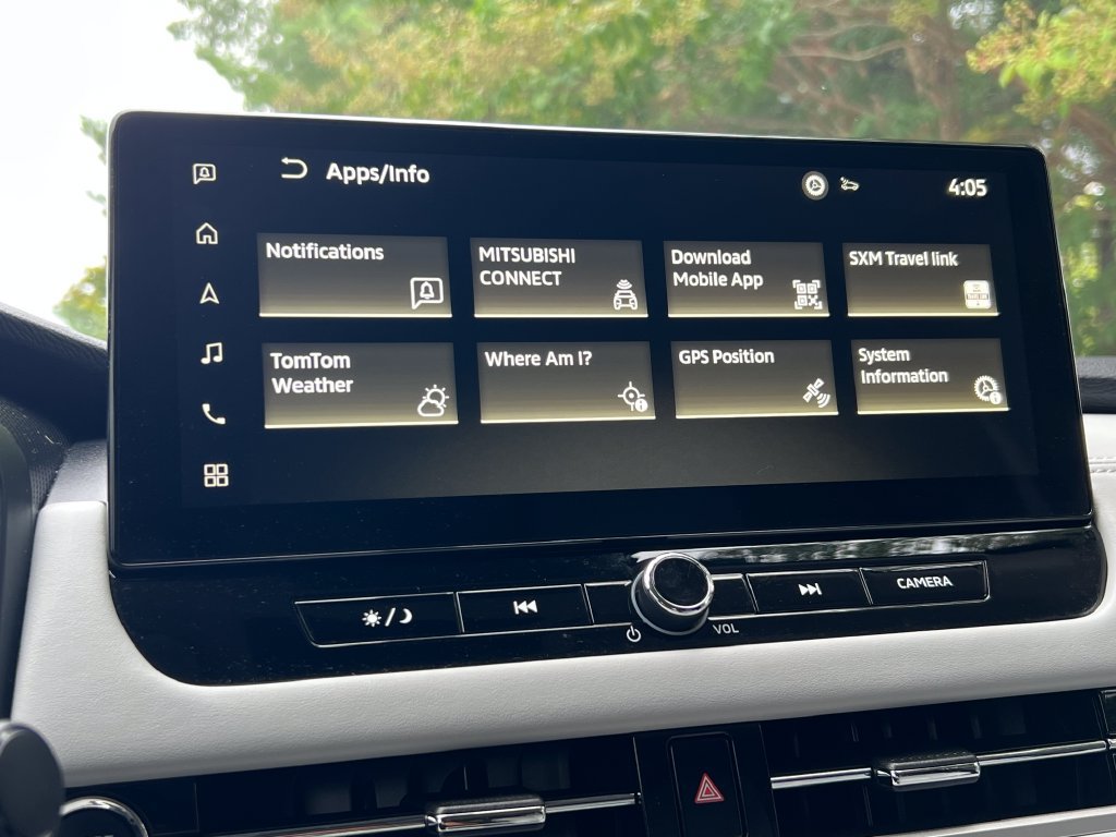 Used 2025 Mitsubishi Outlander AWD image 27