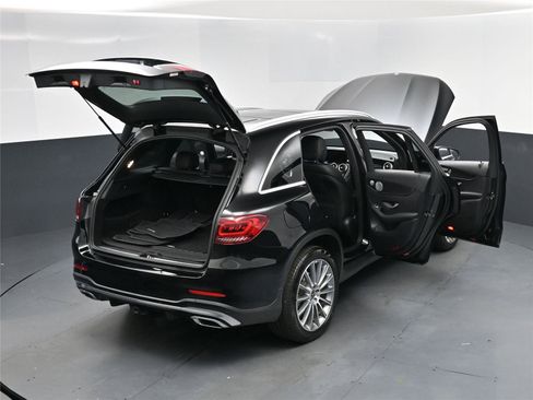 Used 2021 Mercedes-Benz GLC 300 4MATIC image 17