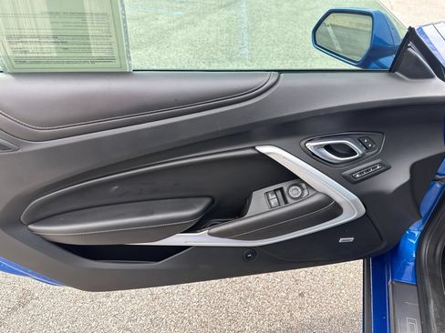 Used 2018 Chevrolet Camaro LT RWD image 10