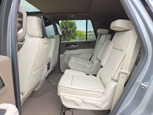 New 2026 GMC Yukon Denali w/ Denali Reserve Package AWD/4WD image 10