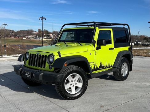Used 2016 Jeep Wrangler Sport w/ Quick Order Package 24S AWD/4WD image 2