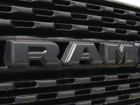 Used 2024 RAM 2500 Big Horn w/ Night Edition AWD/4WD image 34