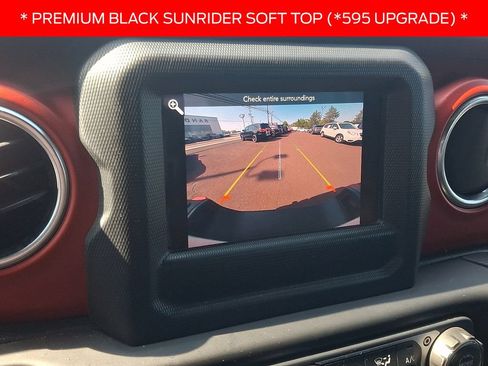 Used 2020 Jeep Gladiator Rubicon w/ LED Lighting Group AWD/4WD image 17