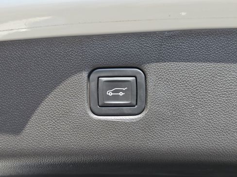 Used 2023 Chevrolet Blazer RS FWD image 16