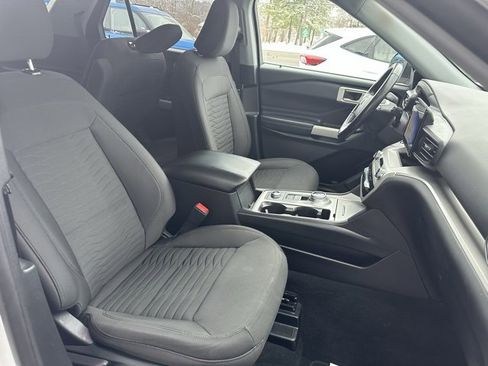 Used 2021 Ford Explorer XLT image 14