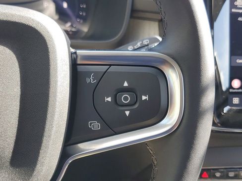 Certified 2026 Volvo XC40 B5 Plus AWD/4WD image 22