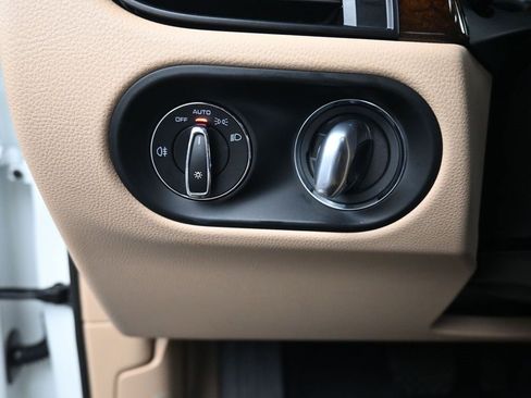 Certified 2024 Porsche Macan image 23