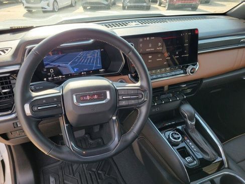 Used 2024 GMC Canyon AT4 w/ AT4 Premium Package image 15