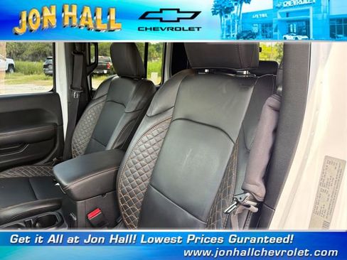 Used 2022 Jeep Gladiator Overland AWD/4WD image 19