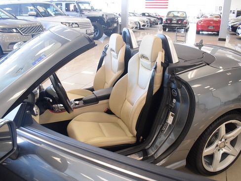 Used 2016 Mercedes-Benz SLK 300 image 31