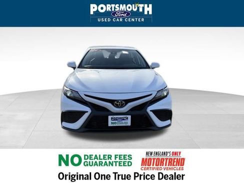 Used 2024 Toyota Camry SE w/ Cold Weather Package image 9